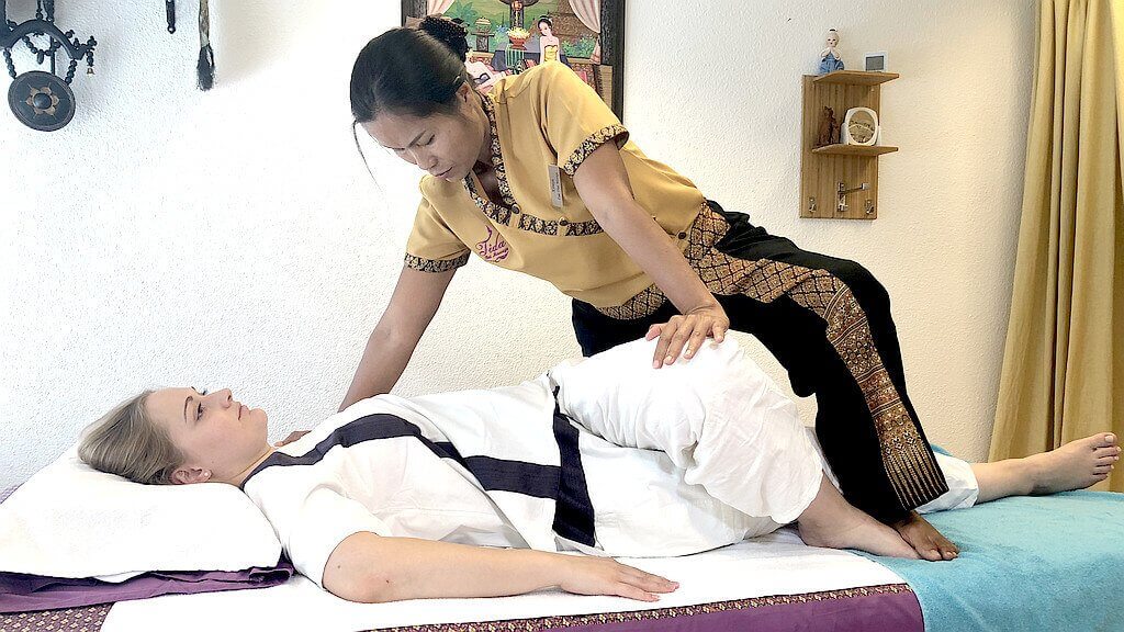 Traditionelle Thai Massage (Yoga-Massage)